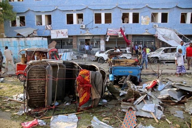 Somali'de bomba yüklü araçla saldırı: 14 ölü